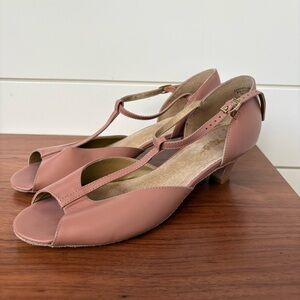 Capezio BR14 Classic Pink Nude T-strap Leather Ballroom Latin Dance Shoes Sz 9